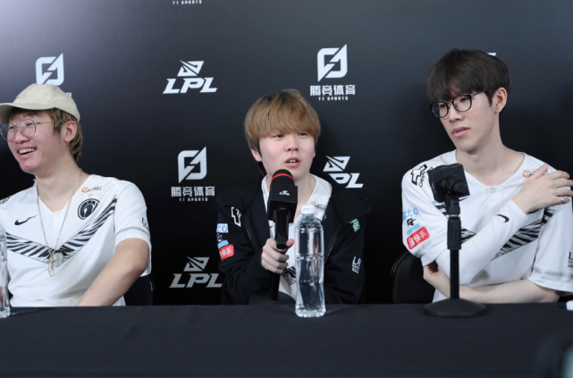 国安全面掌 国安全面掌