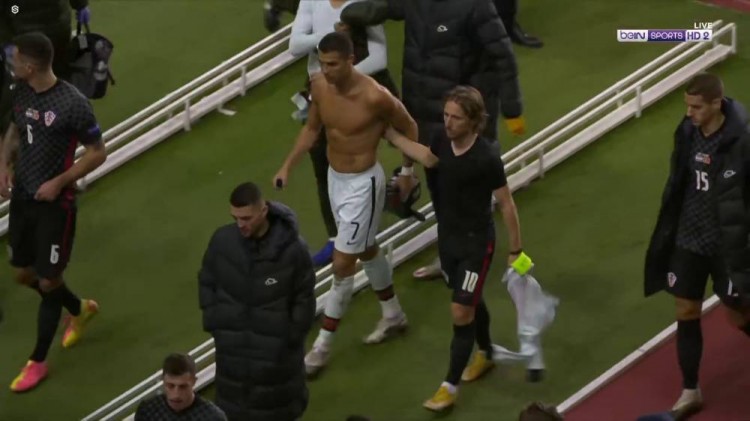 他依然果断 他依然果断